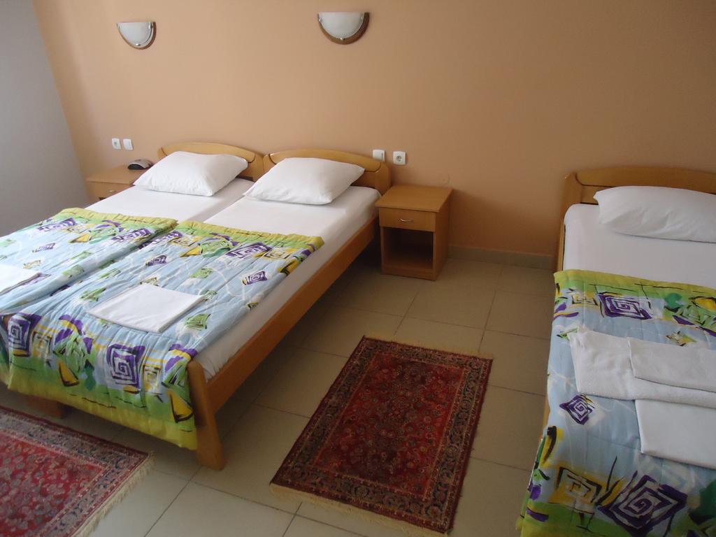 Hotel Kangaroo Budva Exterior photo