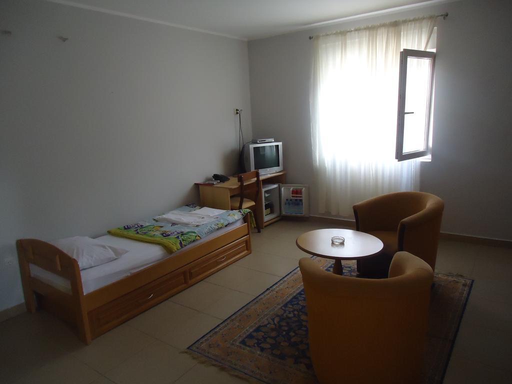 Hotel Kangaroo Budva Exterior photo