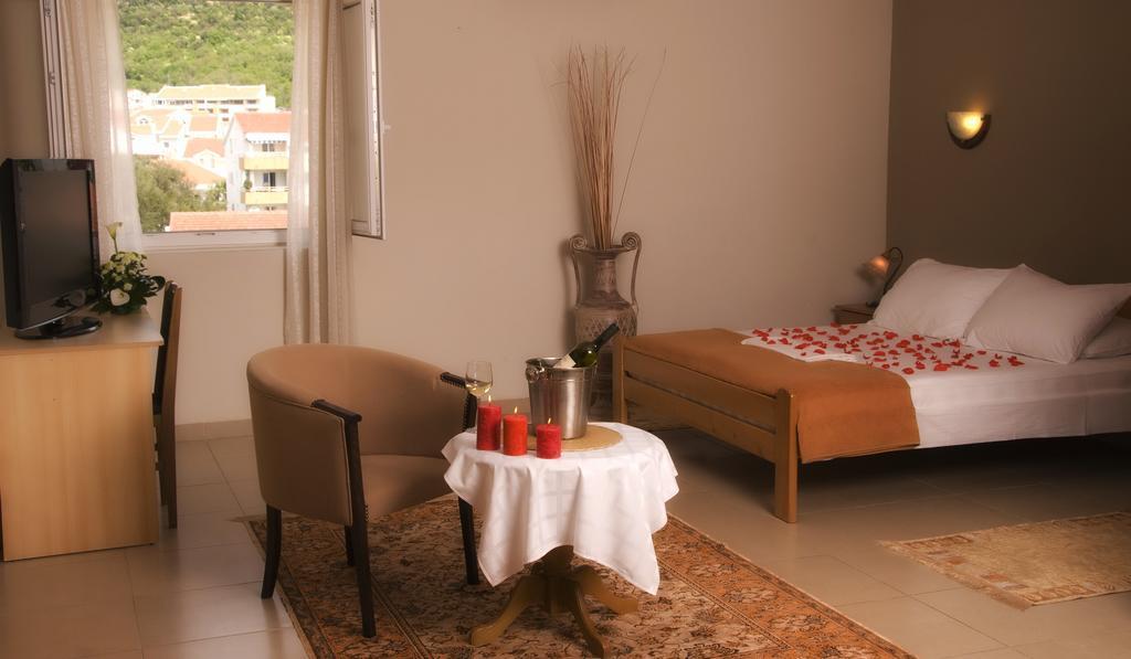 Hotel Kangaroo Budva Exterior photo